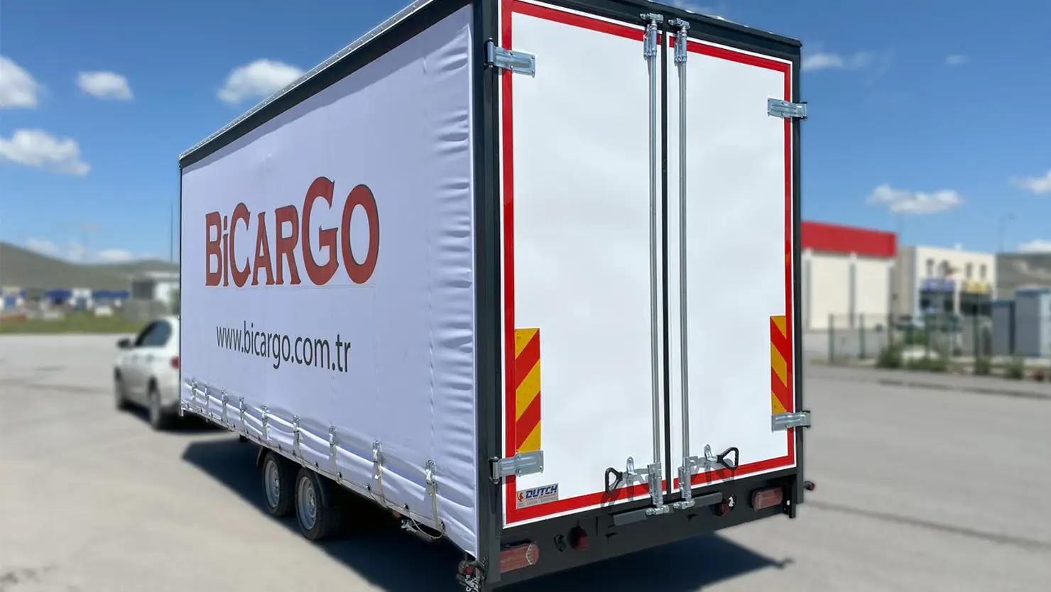 Tenteli/Kapalı Kasa Yük Treyleri